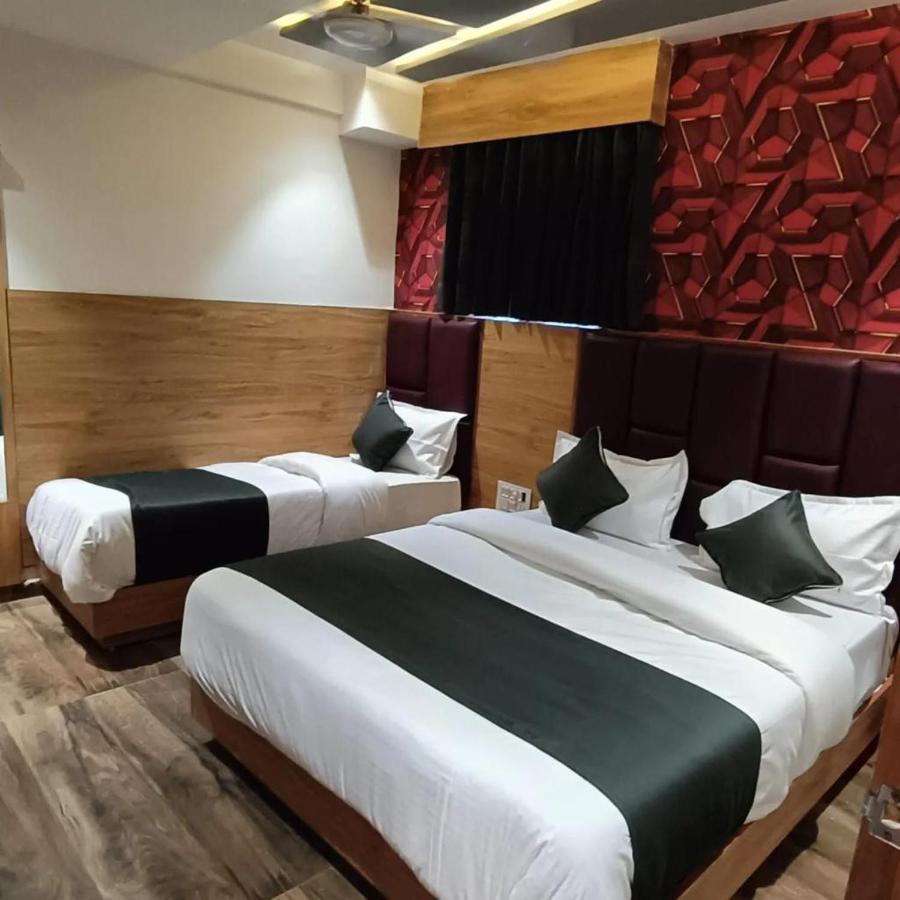 Hotel Paramount Villa جاندي نجر المظهر الخارجي الصورة