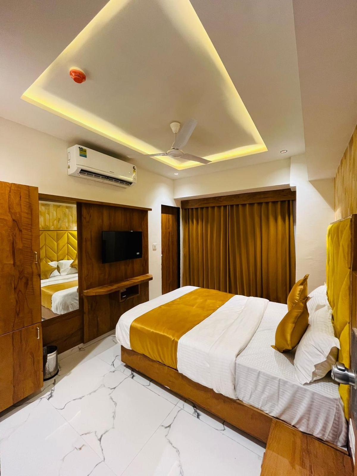 Hotel Paramount Villa جاندي نجر المظهر الخارجي الصورة
