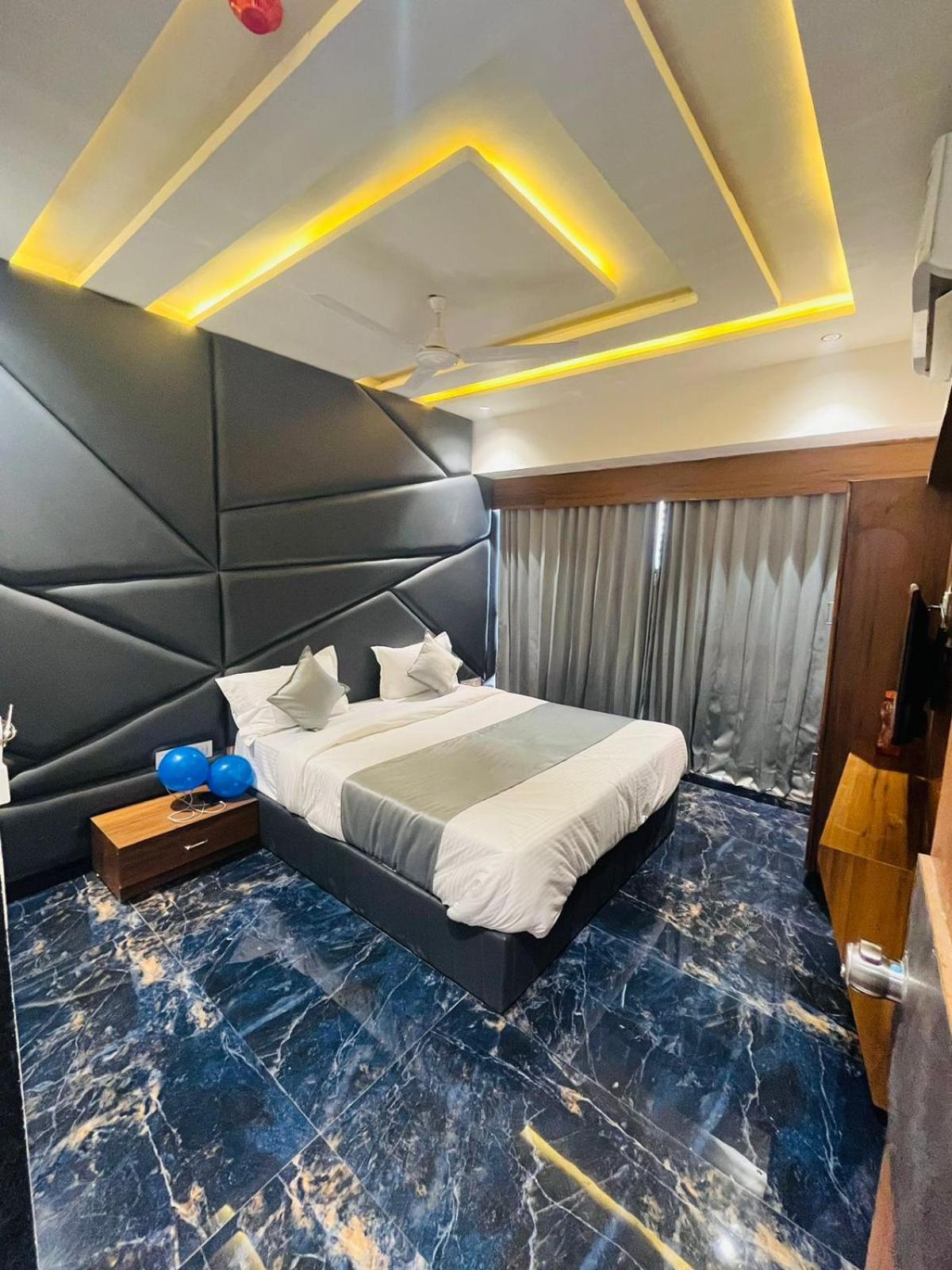 Hotel Paramount Villa جاندي نجر المظهر الخارجي الصورة