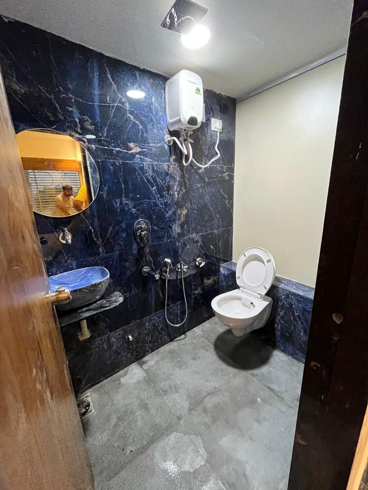 Hotel Paramount Villa جاندي نجر المظهر الخارجي الصورة