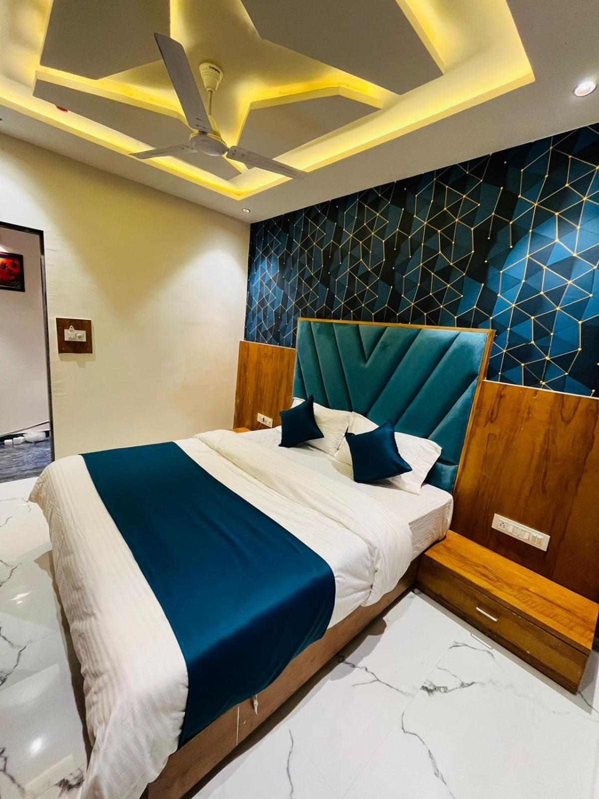 Hotel Paramount Villa جاندي نجر المظهر الخارجي الصورة