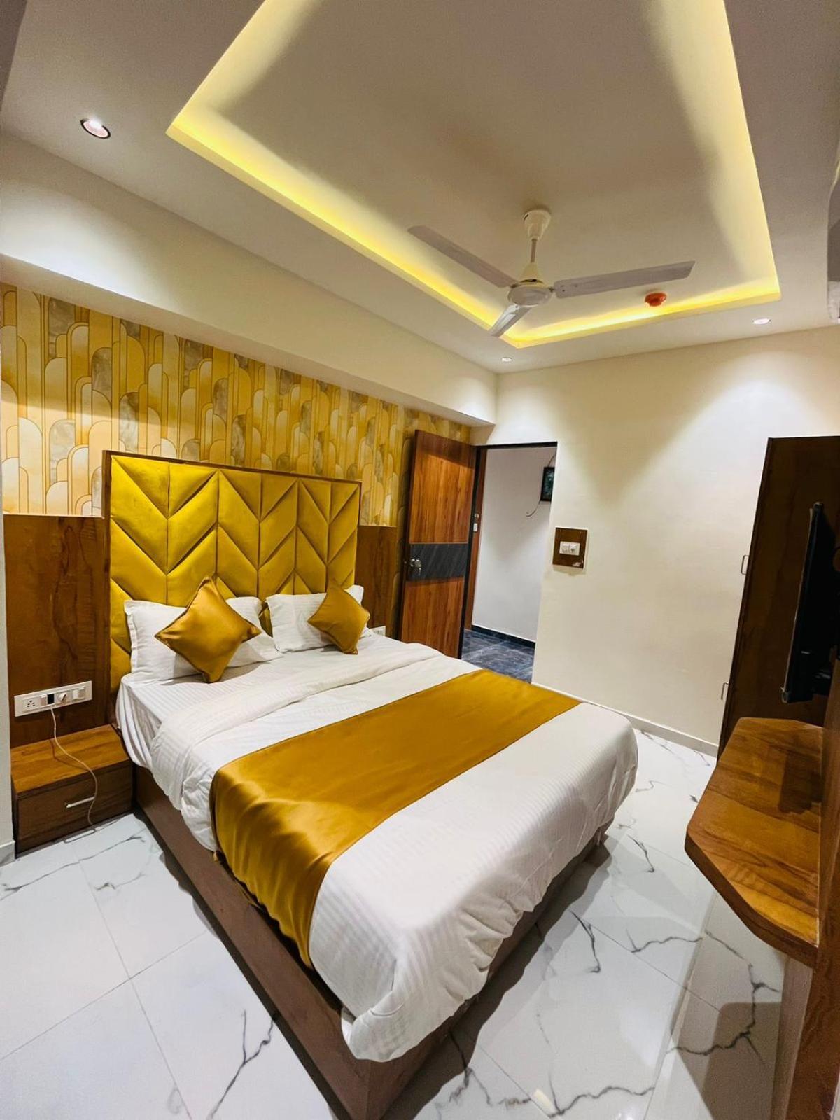 Hotel Paramount Villa جاندي نجر المظهر الخارجي الصورة